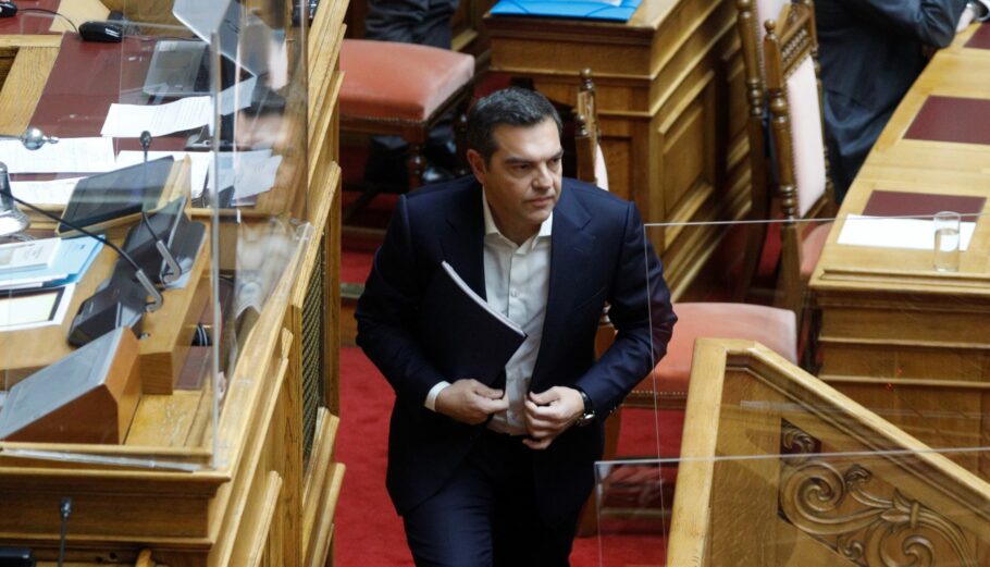 Ο Αλ. Τσίπρας στη Βουλή ©Eurokinissi