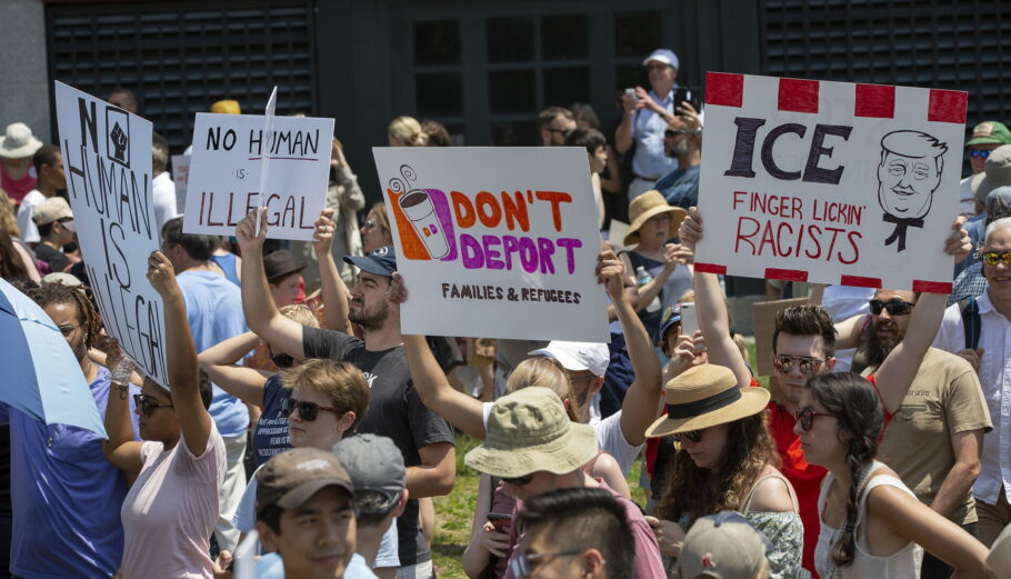 Διαδήλωση υπέρ των μεταναστών στις ΗΠΑ © EPA/CJ GUNTHER