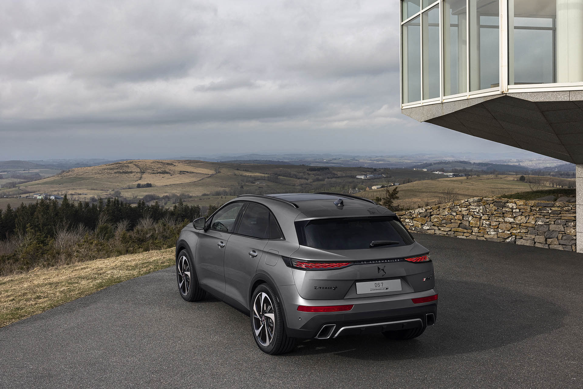 Με 4 μοντέλα επιδόσεων η DS Automobiles στην Retromobile 2023