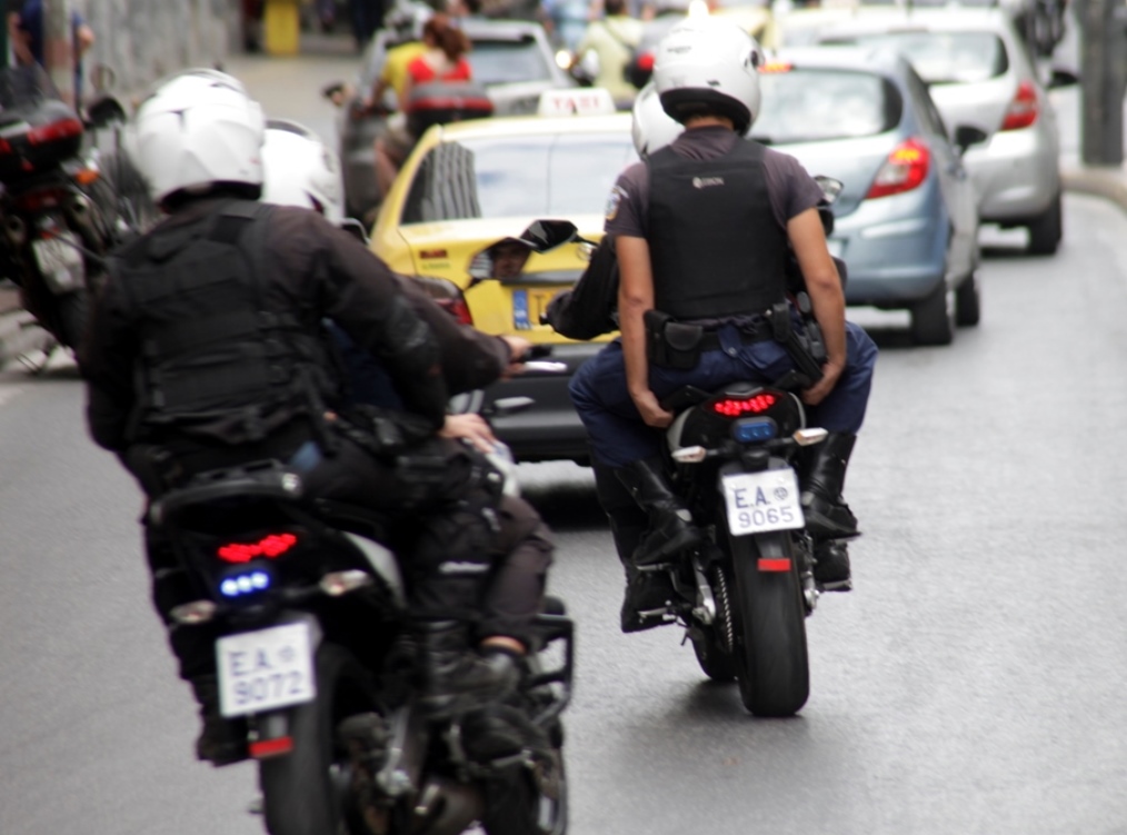 Σύνταγμα: Συνελήφθη 38χρονος με όπλο-μπρελόκ