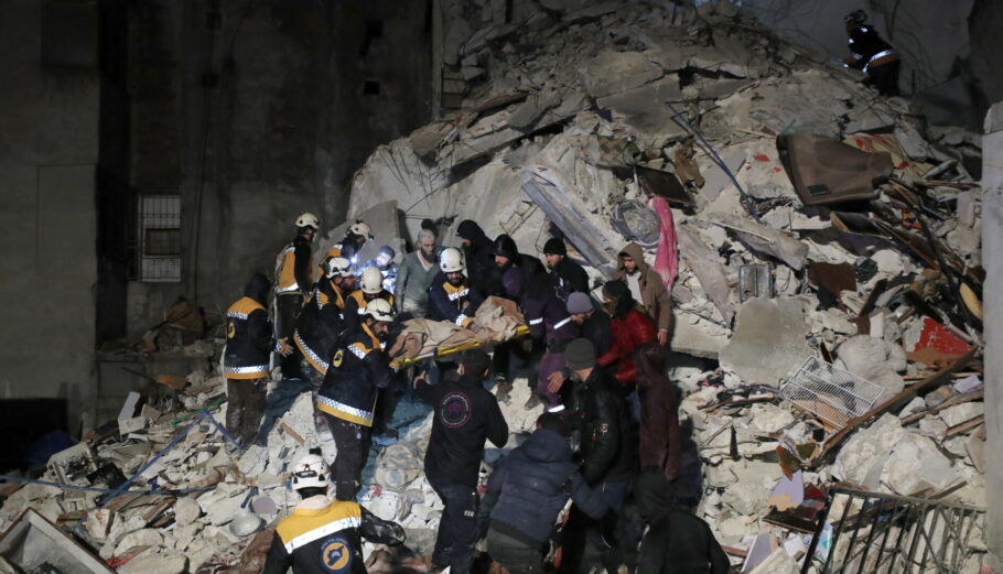 Φονικός σεισμός σε Τουρκία - Συρία © EPA/YAHYA NEMAH