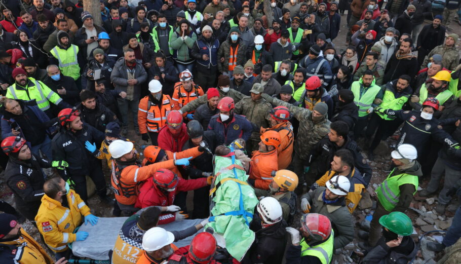 Σεισμός στην Τουρκία © EPA/ABIR SULTAN