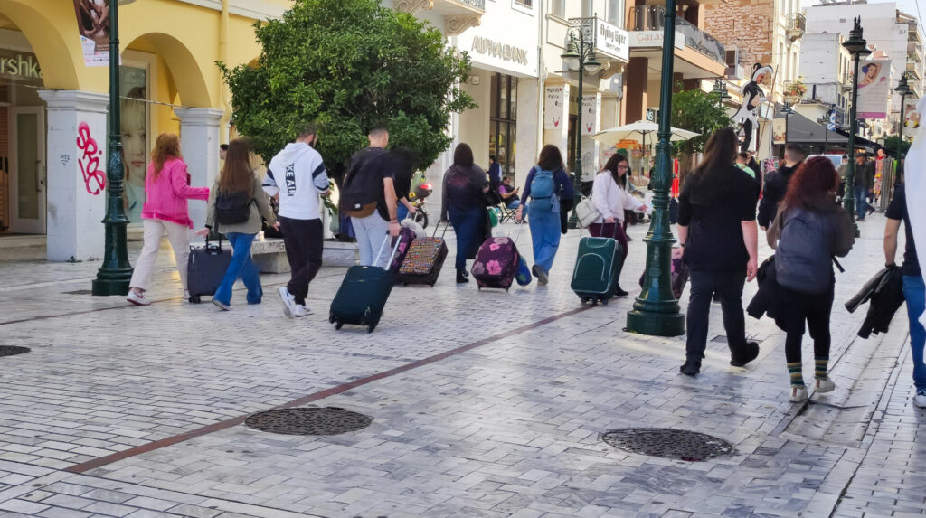 Κορυφώνεται η έξοδος για το τριήμερο