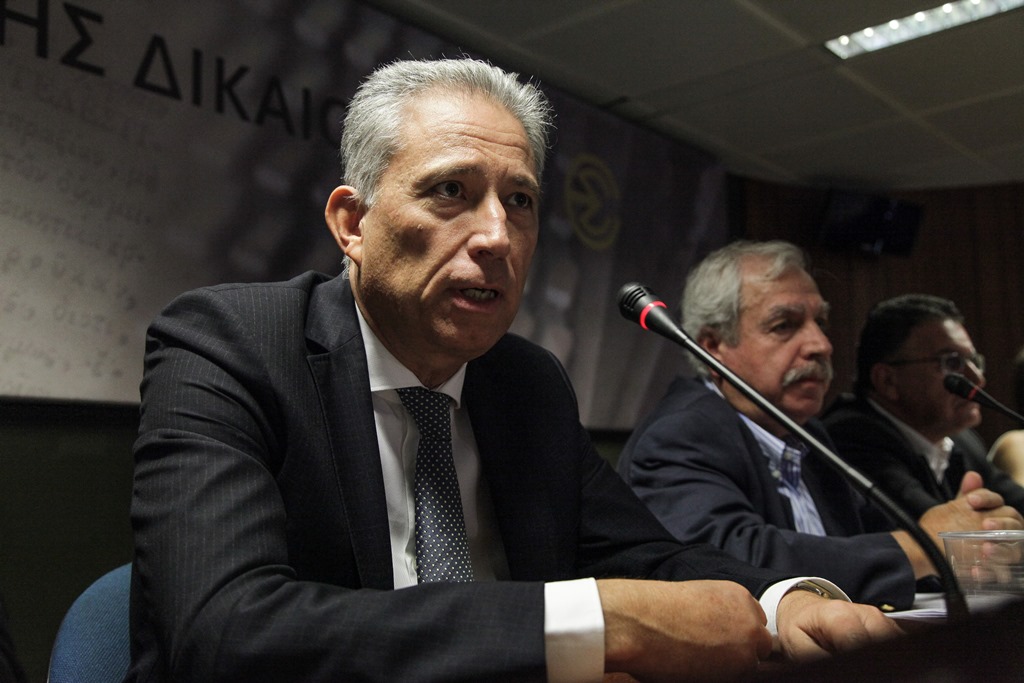 Χρυσόγονος για μπλόκο Κασιδιάρη: Αχαρτογράφητα νερά