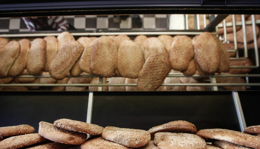Λαγάνες σε ράφι αρτοποιείου @ Eurokinissi / ΘΑΝΑΣΗΣ ΚΑΛΛΙΑΡΑΣ