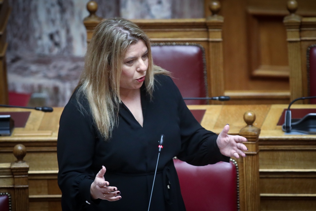 Συρεγγέλα: Ο ΣΥΡΙΖΑ δεν μπορεί να παίζει με τους ομογενείς