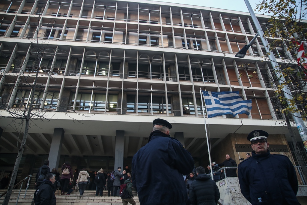 Δίκη για τη δολοφονία του 19χρονου Άλκη Καμπανού, στο Μικτό Ορκωτό Δικαστήριο Θεσσαλονίκης @ Eurokinissi/ ΒΑΣΙΛΗΣ ΒΕΡΒΕΡΙΔΗΣ