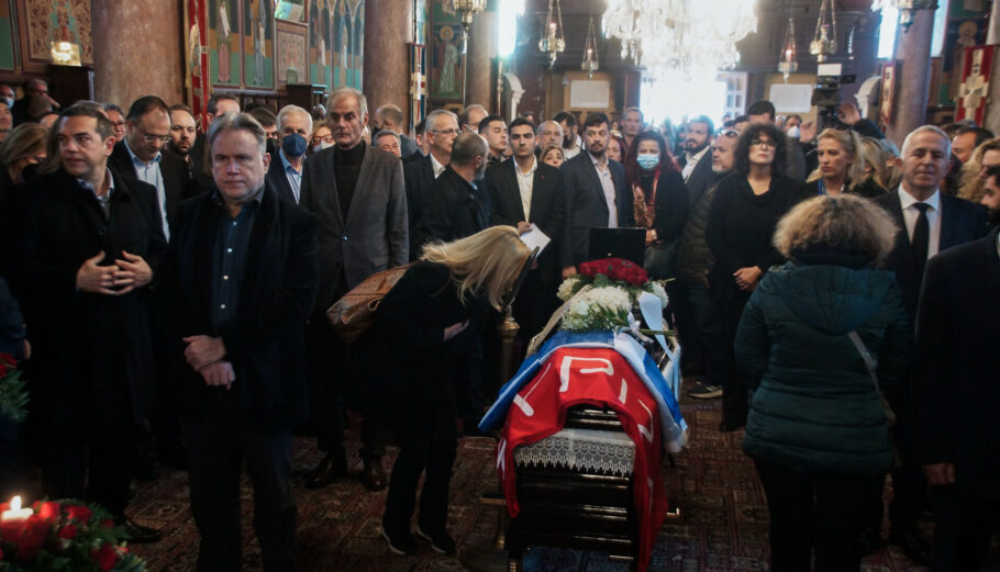 Κηδεία του βουλευτή Δωδεκανήσου του ΣΥΡΙΖΑ Νεκτάριου Σαντορινιού στον Ιερό Ναό του Ευαγγελισμού της Θεοτόκου στην Ρόδο © Eurokinissi