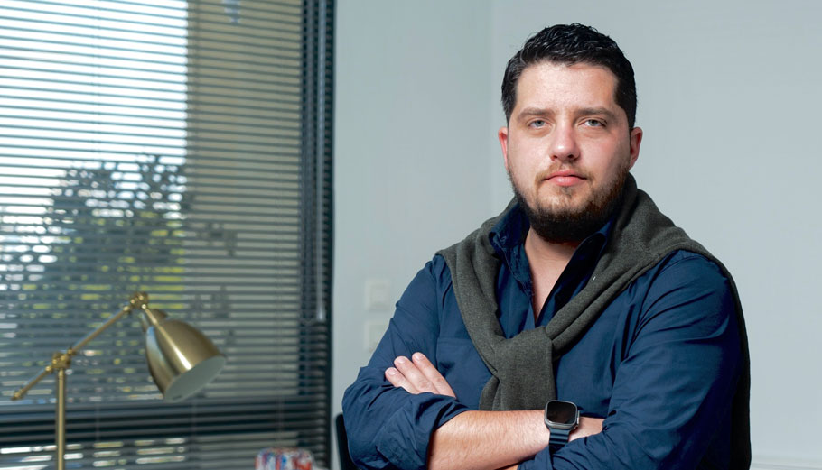 Ο Αντώνης Σαμοθράκης, συν-ιδρυτής και CEO του instacar © instacar
