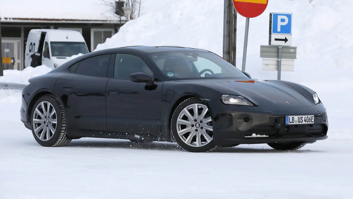 H Porsche Taycan αναμένεται να δεχθεί ανανέωση φέτος