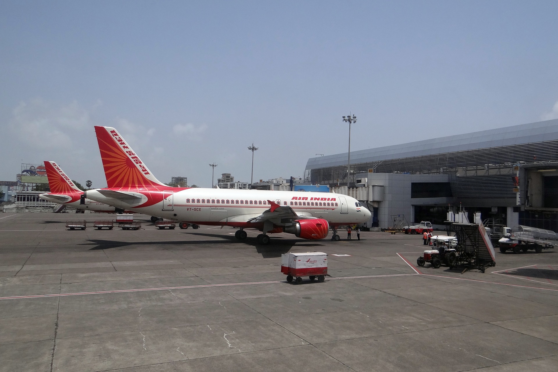 Air India: Παραγγελία μαμούθ από Airbus και Boeing