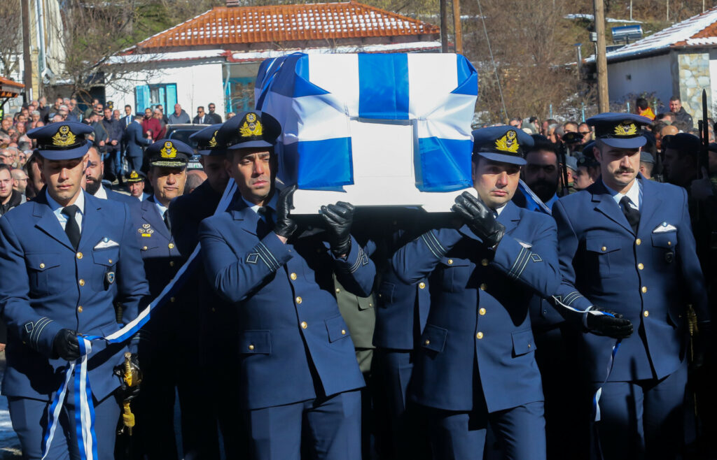 To ύστατο χαίρε στον υποσμηναγό Τσιτλακίδη
