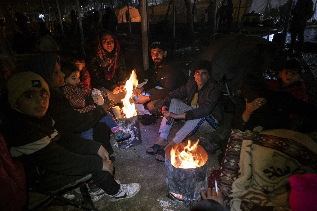 Άστεγοι μετά τον σεισμό των 7,8 Ρίχτερ στην Τουρκία © EPA/REFIK TEKIN