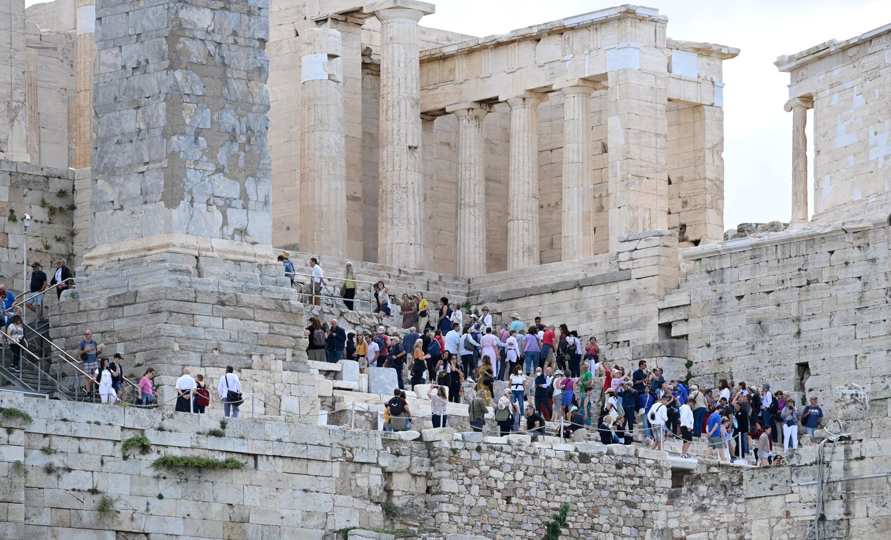 Τουρίστες στην Ακρόπολη ©InTime