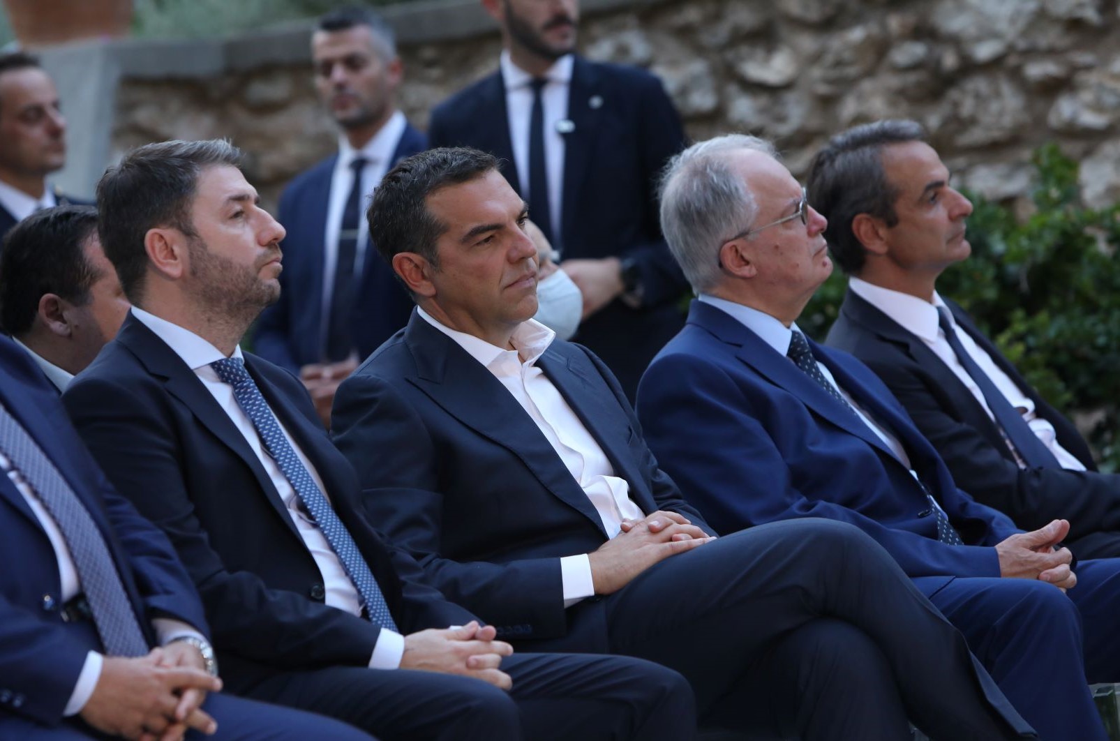 Οι προβλέψεις της ΝΔ για τα εκλογικά ποσοστά, η εσωτερική αντιπολίτευση στον ΣΥΡΙΖΑ και η αγωνία του Ανδρουλάκη