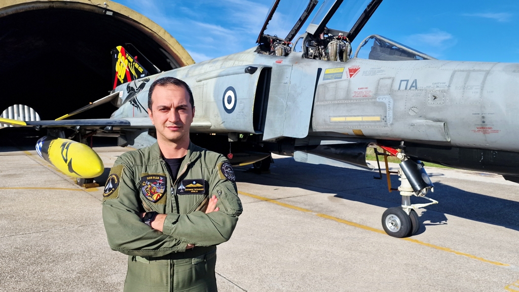 Phantom: Στο Νευροκόπι το τελευταίο αντίο στον σμηναγό