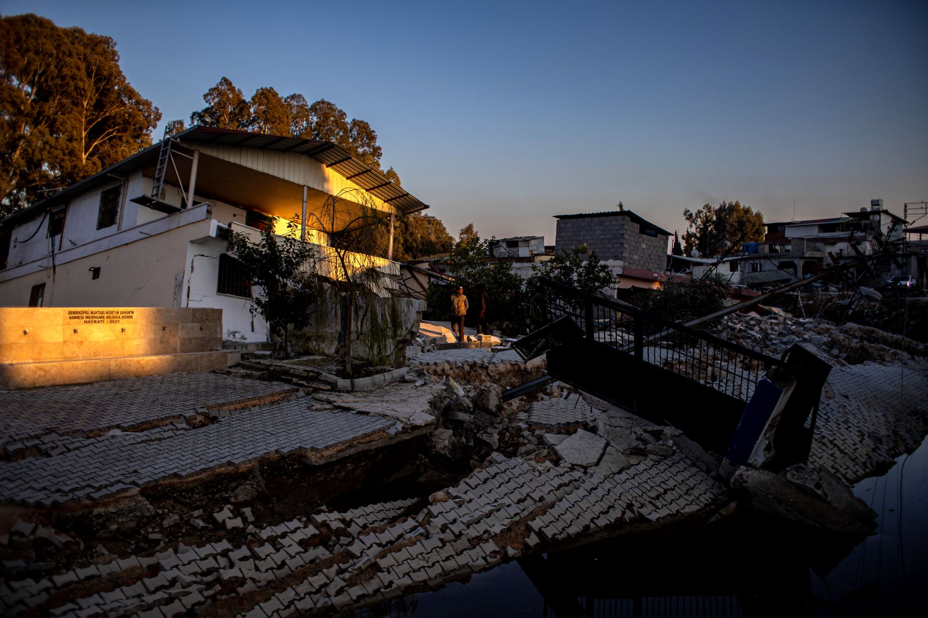 Κατεστραμμένο κτίριο στην Τουρκία ©EPA