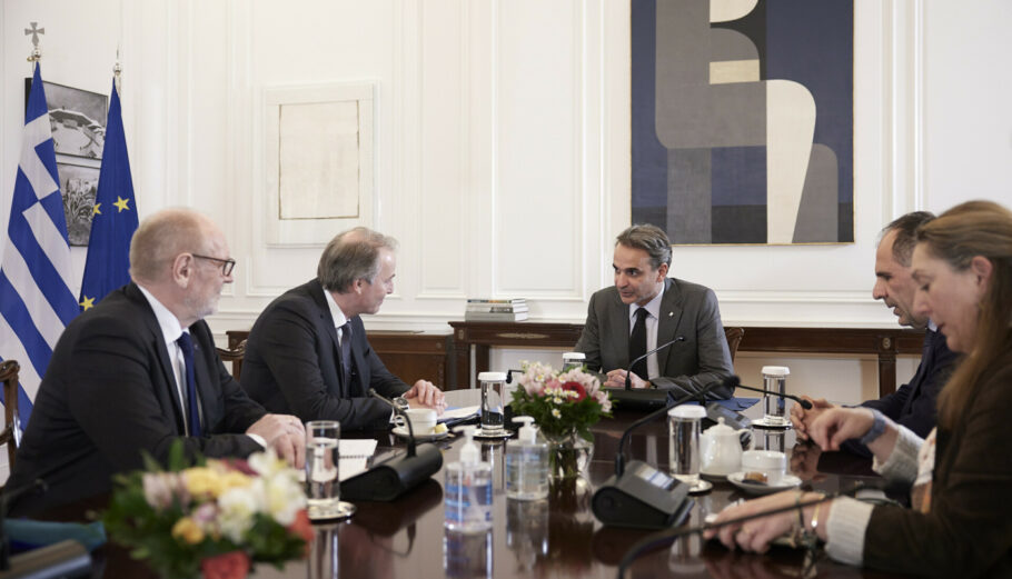 Συνάντηση Κυριάκου Μητσοτάκη με αντιπροσωπεία της ΕΕ για το σιδηρόδρομο © Γραφείο Πρωθυπουργού