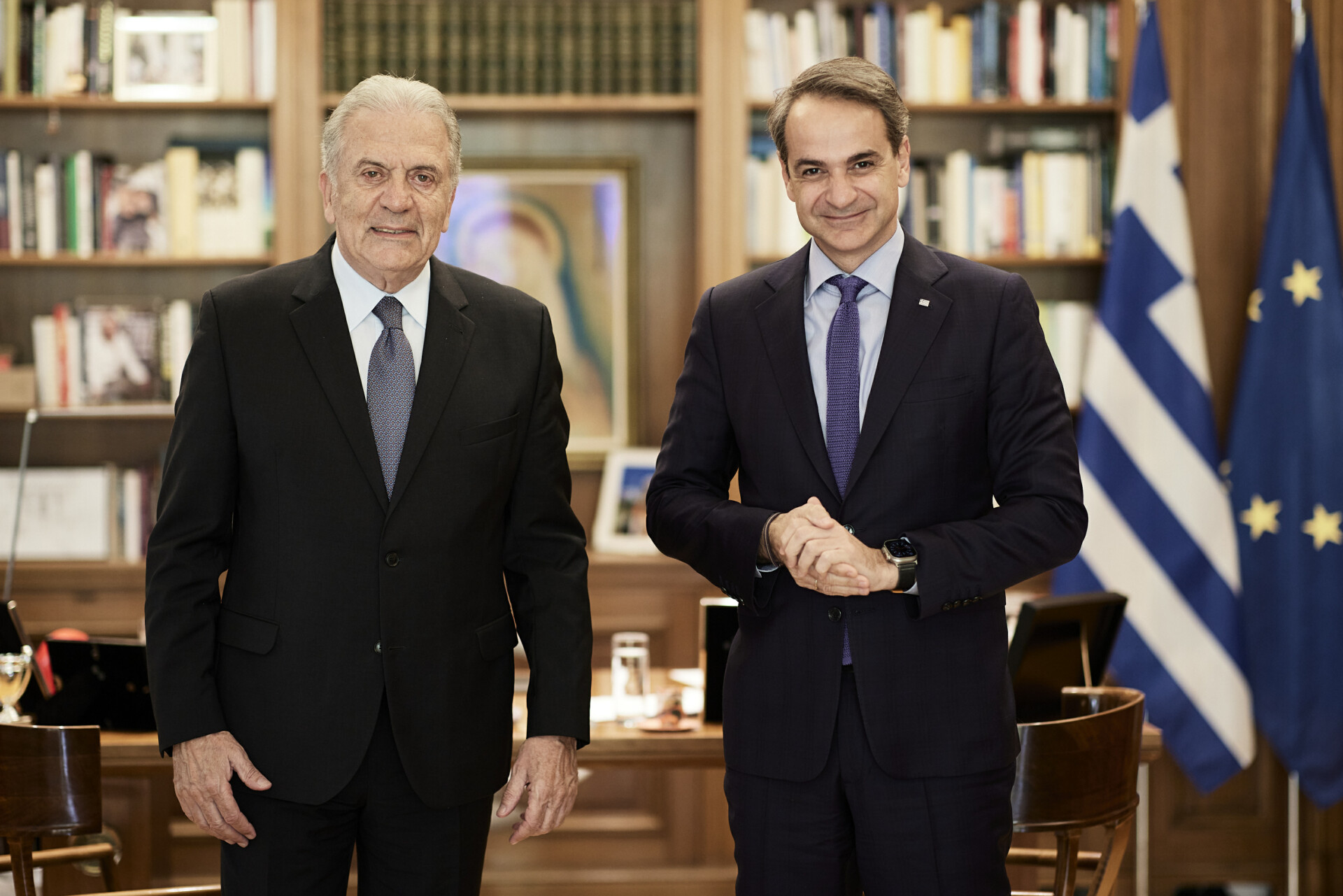 Ο Δημήτρης Αβραμόπουλος και ο Κυριάκος Μητσοτάκης © Γραφείο Τύπου Πρωθυπουργού