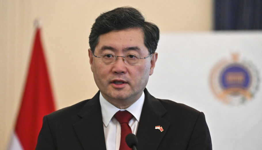 Ο Κινέζος υπουργός Εξωτερικών Τσιν Γκανγκ ©EPA/ADEK BERRY/POOL / POOL