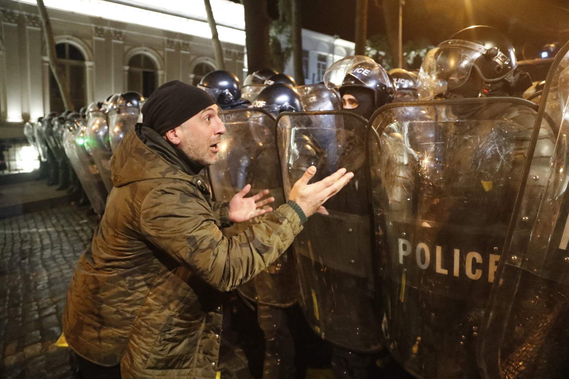 Γεωργία: Δεύτερη βραδιά επεισοδίων στην Τιφλίδα