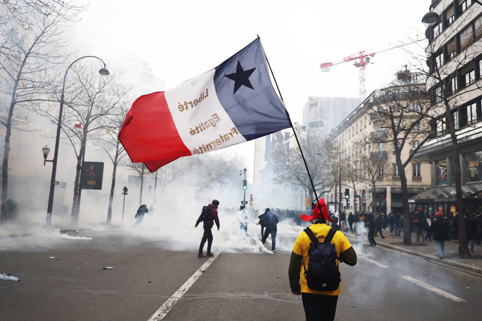 Οι διαδηλώσεις συνεχίζονται στη Γαλλία © EPA/MOHAMMED BADRA