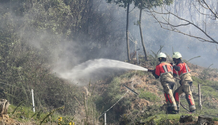 Πυρκαγιές στη βόρεια Ισπανία © EPA/J.l. Cereijido