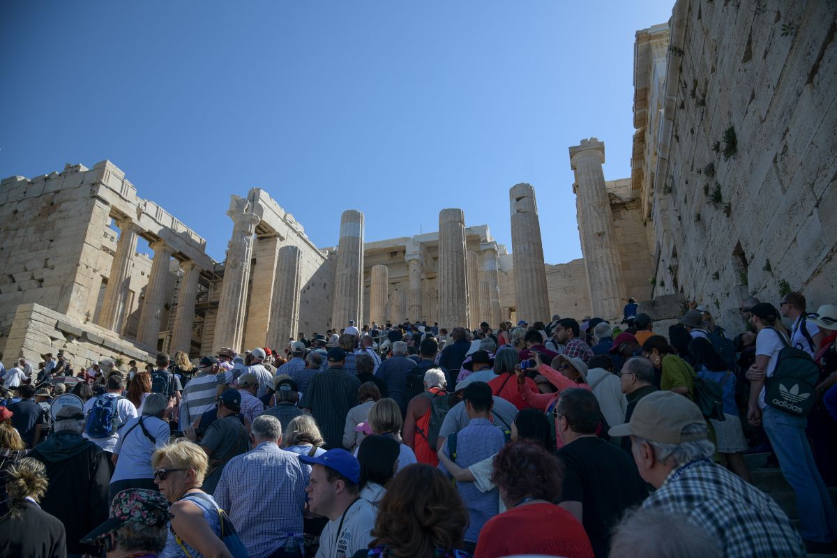 Τουρίστες στην Ακρόπολη @ Eurokinissi / ΜΙΧΑΛΗΣ ΚΑΡΑΓΙΑΝΝΗΣ