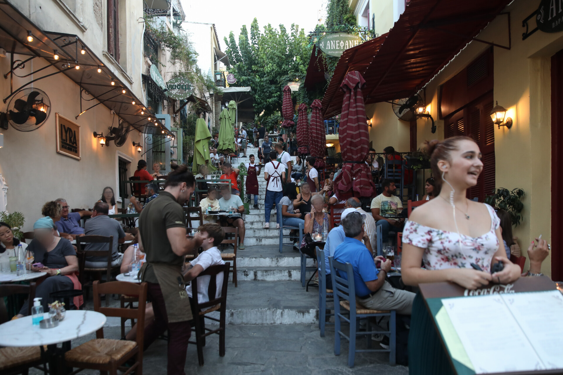 Αύξηση 14,8% του τζίρου σε καταλύματα και εστίαση τον Μάιο