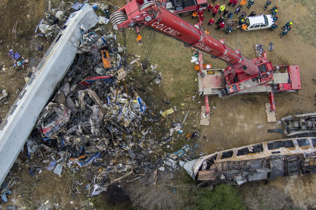 Εικόνα από drone από το πολύνεκρο σιδηροδρομικό δυστύχημα στα Τέμπη έξω από την Λάρισα, σύγκρουση εμπορικής και επιβατικής αμαξοστοιχίας, Τετάρτη 1 Μαρτίου 2023 @ Eurokinissi /ΒΑΣΙΛΗΣ ΒΕΡΒΕΡΙΔΗ