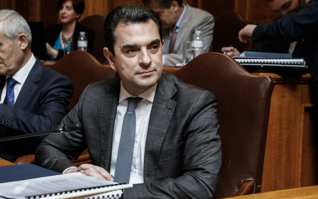 Σκρέκας: Εποπτεία και έλεγχος στις επιχειρήσεις ύδρευσης