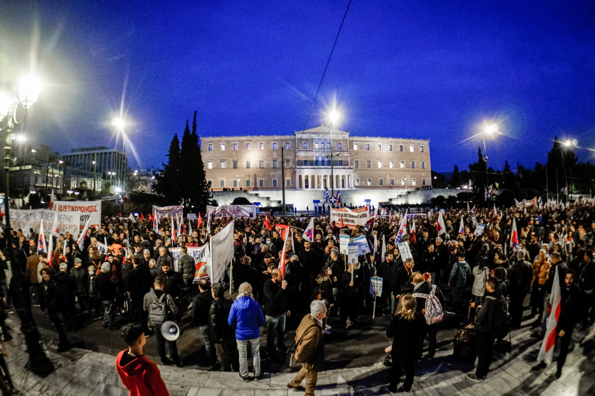 Συλλαλητήριο στο Σύνταγμα: Το νερό δεν είναι εμπόρευμα