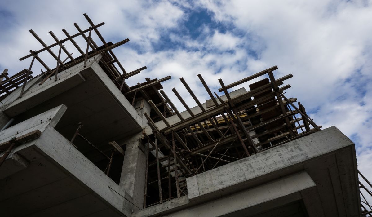 Αυξήθηκε η οικοδομική δραστηριότητα, λιγότερες οι άδειες