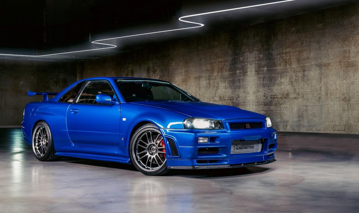 Το Nissan Skyline R34 GT-R του 2000 που οδηγούσε ο Πολ Γουόκερ στις ταινίες Fast & Furious @ bonhams.com