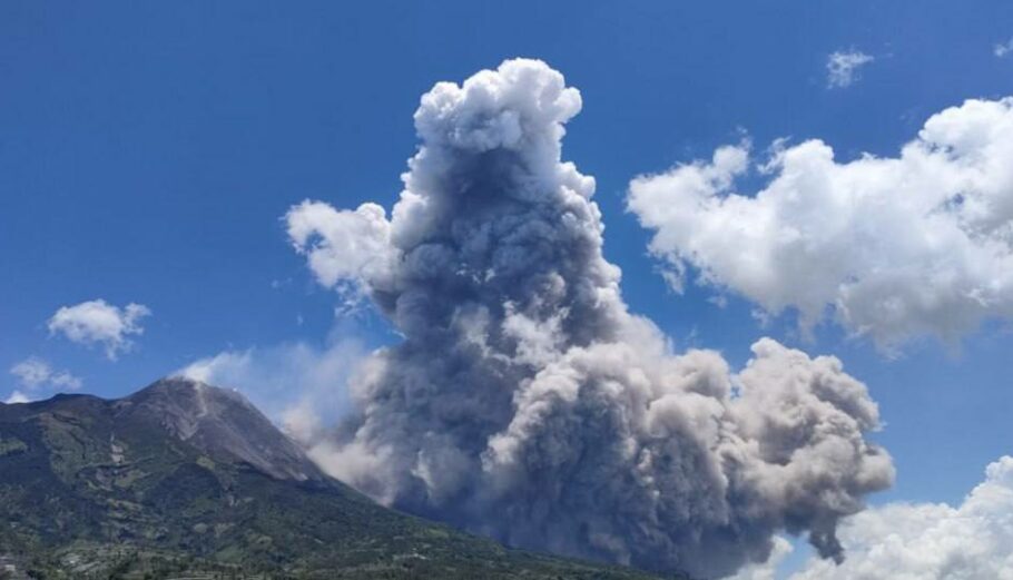 Η έκρηξη του ηφαιστείου Μεράπι στην Ινδονησία