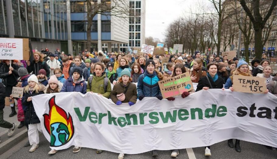 DW: Μαζικές διαδηλώσεις Fridays for Future στη Γερμανία