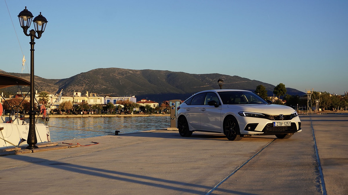 Δοκιμάζουμε το νέο υβριδικό Honda Civic e:HEV