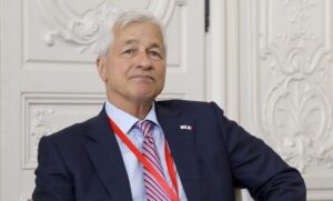 Ντάιμον: Το δολάριο θα μπορούσε να χάσει τον ρόλο του ως παγκόσμιο αποθεματικό νόμισμα