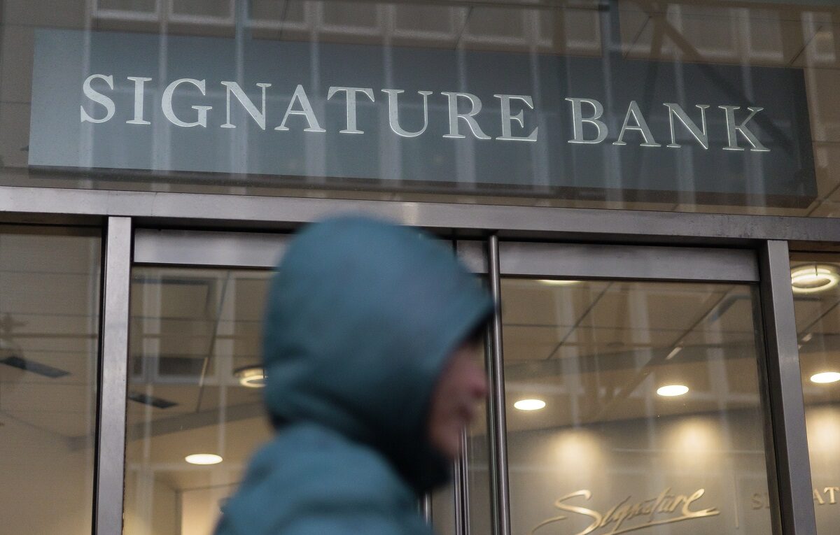 Signature Bank © EPA/JUSTIN LANE