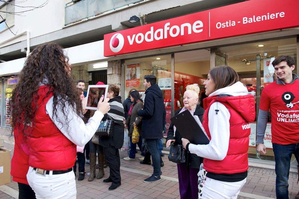 H Vodafone στην Ιταλία @ facebook.com/vodafoneit/