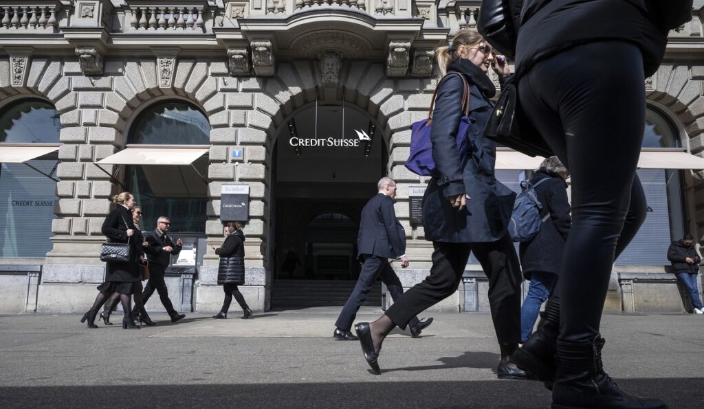 Credit Suisse: Σε αναζήτηση εργασίας οι τραπεζίτες της