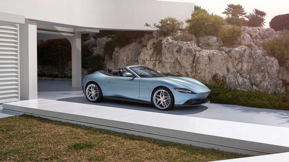 Πρεμιέρα για την ανοιχτή Ferrari Roma Spider