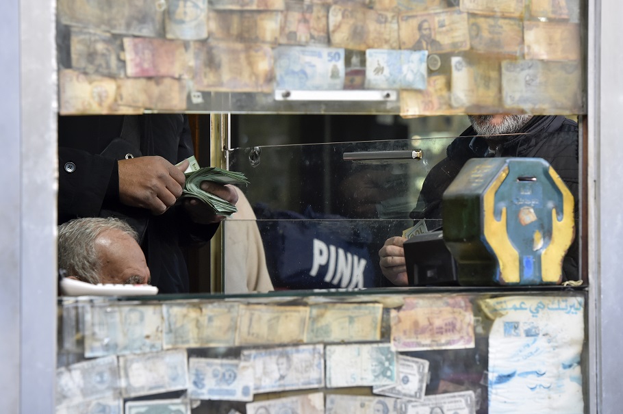 Boυτιά για τη λίρα Λιβάνου: Ισοτιμία ρεκόρ για το εθνικό νόμισμα