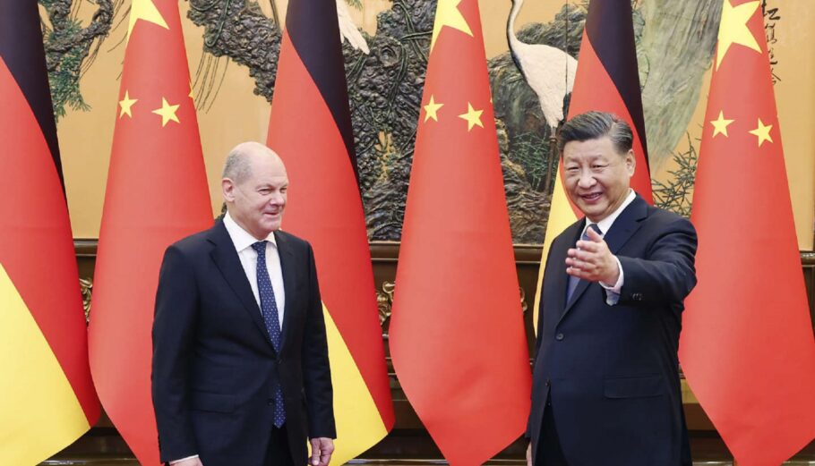 O Γερμανός καγκελάριος Όλαφ Σολτς είχε συνάντηση στο Παλάτι του Λαού με τον Κινέζο πρόεδρο Σι Τζινπίνγκ©twitter.com/gchahal/status