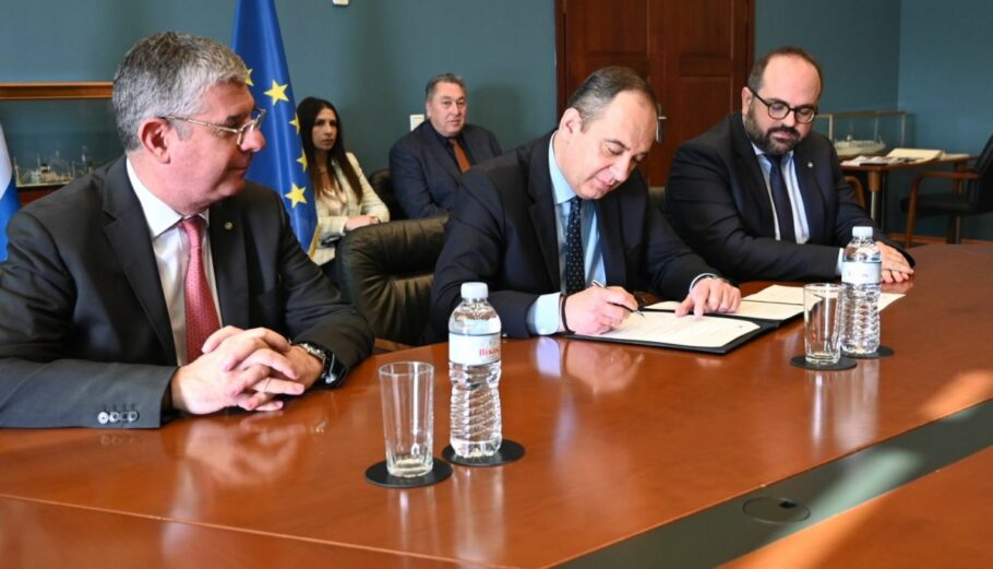 Συμφωνία υπουργείου Ναυτιλίας - ΕΤΕπ: Γιάννης Καλτσάς, Γιάννης Πλακιωτάκης και Hristo Stoykov @ ynanp.gr