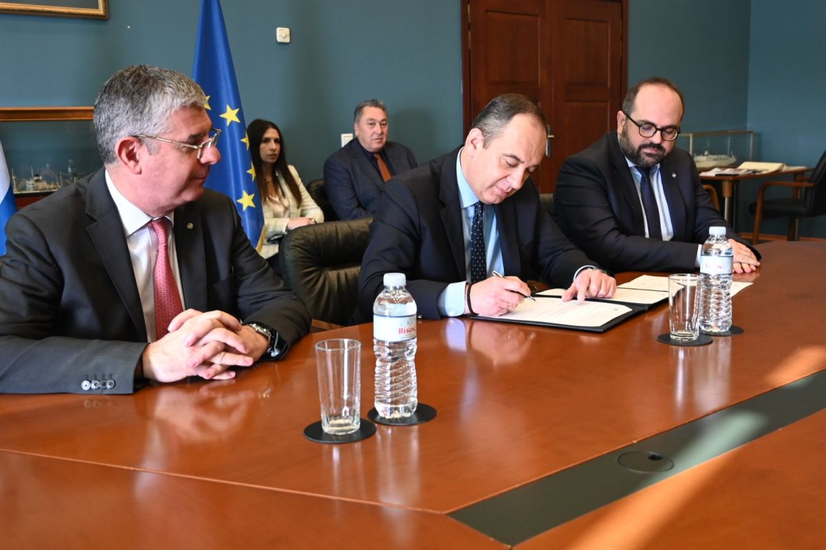 Συμφωνία υπουργείου Ναυτιλίας - ΕΤΕπ: Γιάννης Καλτσάς, Γιάννης Πλακιωτάκης και Hristo Stoykov @ ynanp.gr
