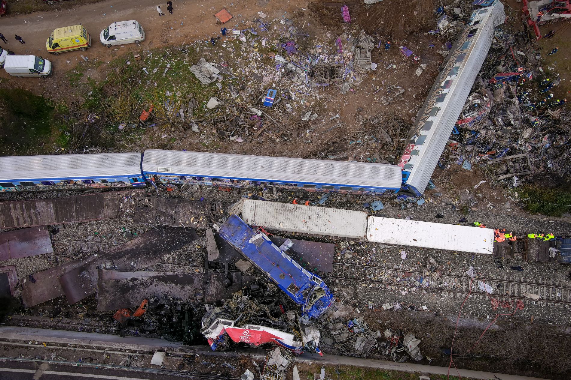 Αεροφωτογραφία από τα τρένα που συγκρούστηκαν στα Τέμπη ©Eurokinissi