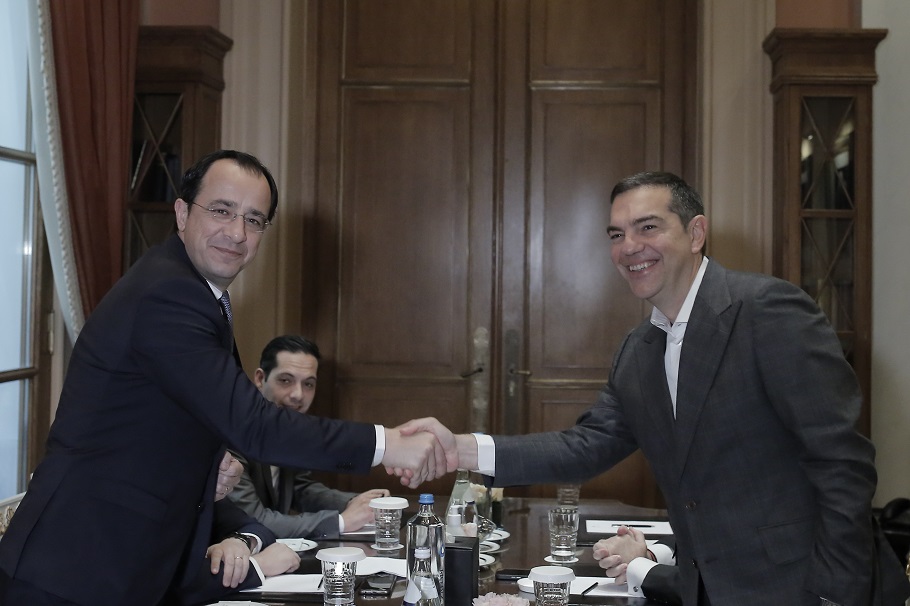 Ο Πρόεδρος της Κυπριακής Δημοκρατίας Νίκος Χριστοδουλίδης συναντά τον πρόεδρο του ΣΥΡΙΖΑ -Προοδευτική συμμαχία Αλέξη Τσίπρα στο ξενοδοχείο Μεγάλη Βρετανία στο πλαίσιο των συναντήσεων του κατά την διάρκεια της επισκεψής του στην @ΑΠΕ-ΜΠΕ/ΚΩΣΤΑΣ ΤΣΙΡΩΝΗΣ