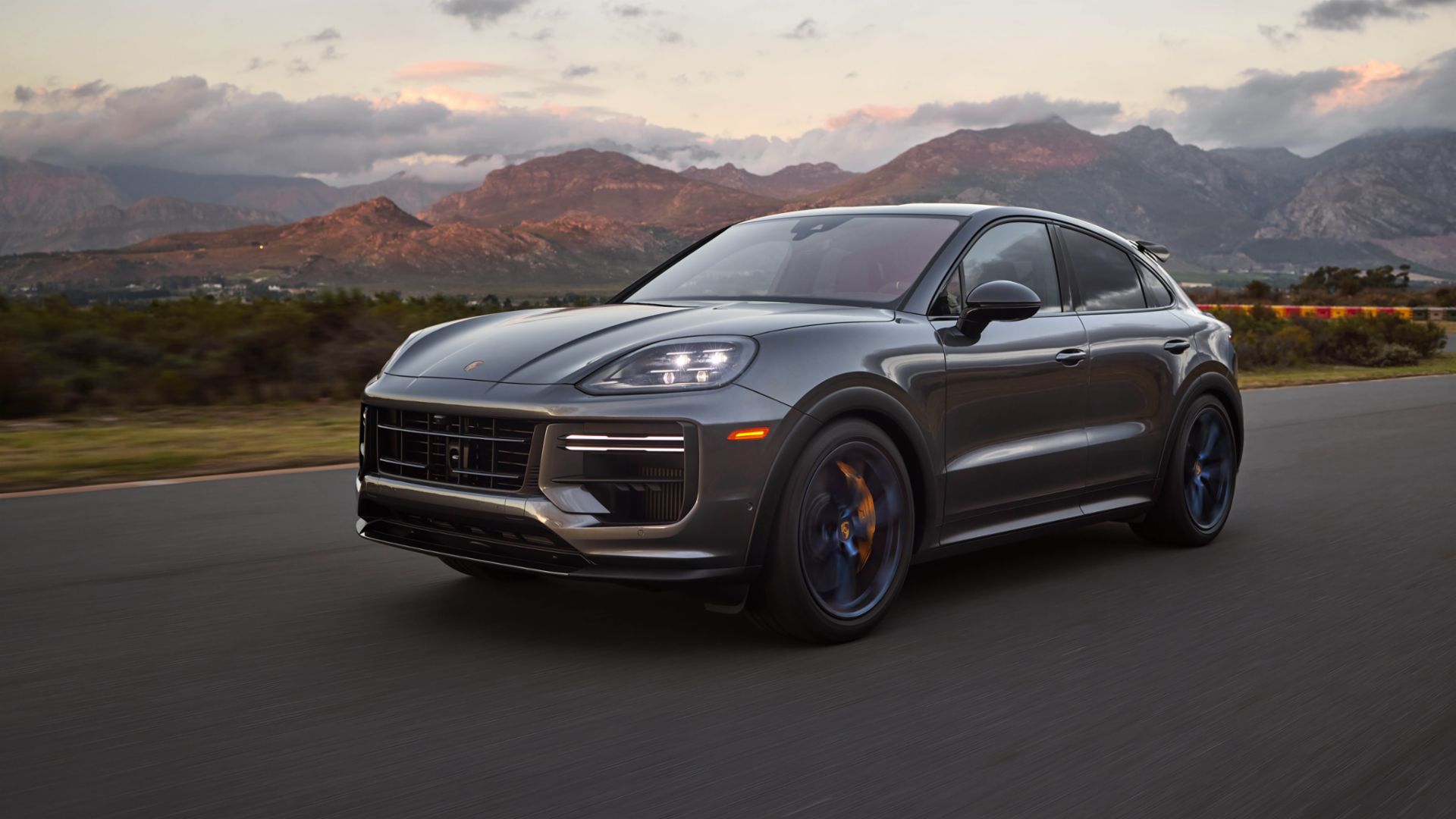 Νέα Porsche Cayenne με περισσότερη πολυτέλεια και καλύτερες επιδόσεις