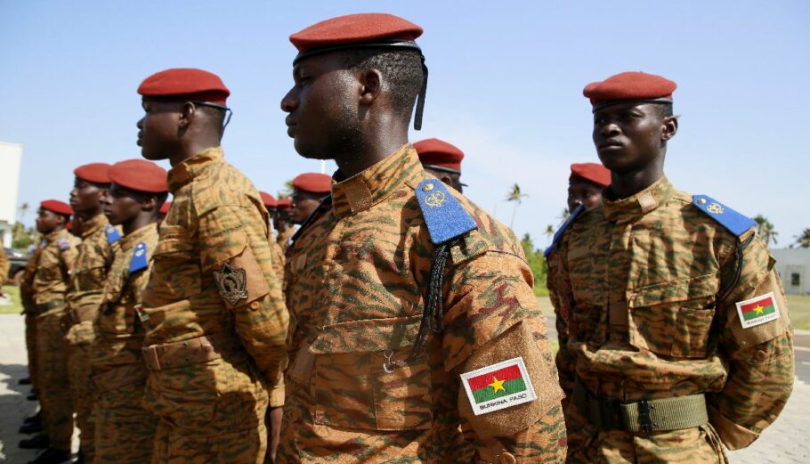 Οι ειδικές δυνάμεις της Μπουρκίνα Φάσο © EPA/LEGNAN KOULA